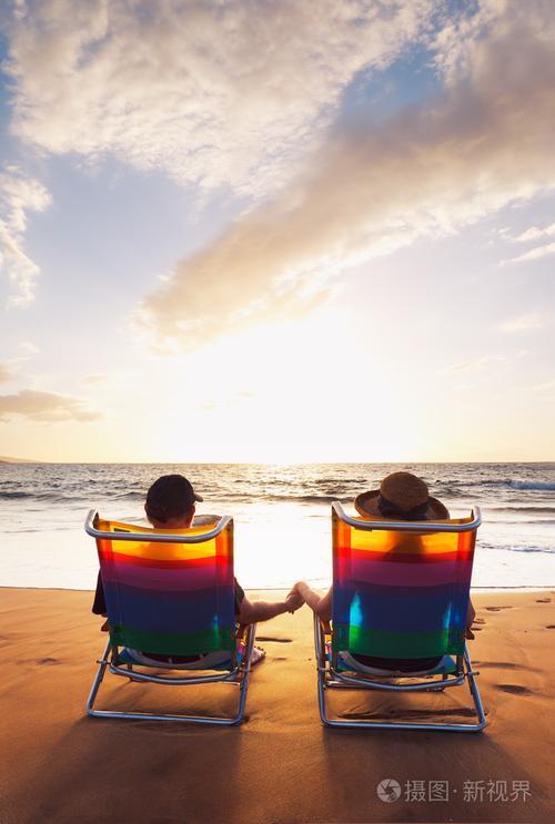 情侣看夕阳图片 浪漫夕阳图片唯美情侣