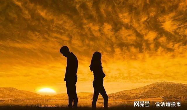 情侣分手背影离去图片 男女分手背影离去图片