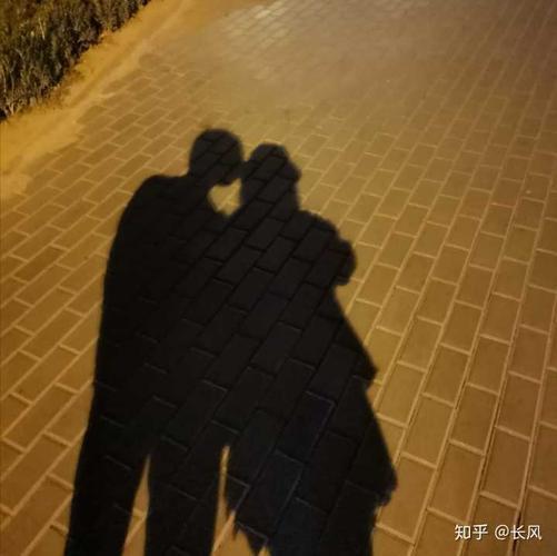 情侣在一起图片 两人的图片情侣