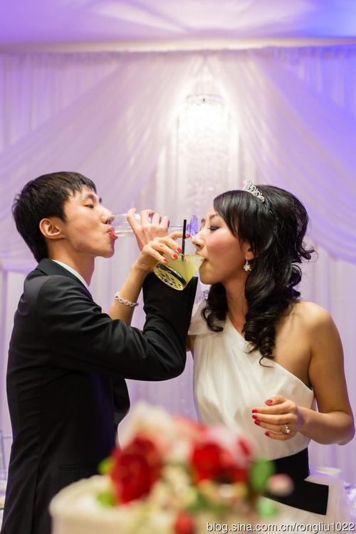 情侣交杯酒图片 交杯酒唯美图片