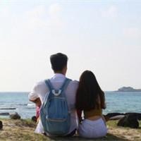 校园情侣背影图片 学生情侣背影照片