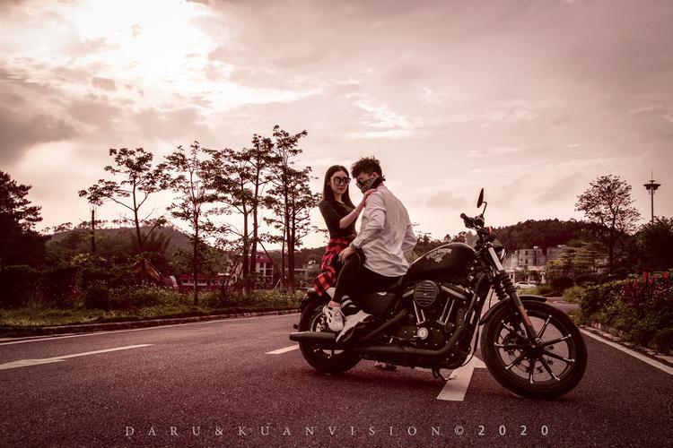 机车情侣霸气图片 摩托车机车情侣图片