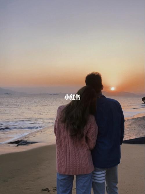情侣在海边的浪漫图片 两个人在海边浪漫图片