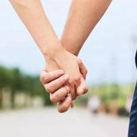 情侣手握手的真实图片 情侣握手照片真实高清两只手