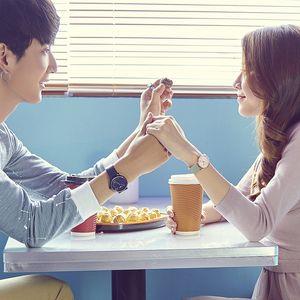 情侣面对面图片 情侣见面图片