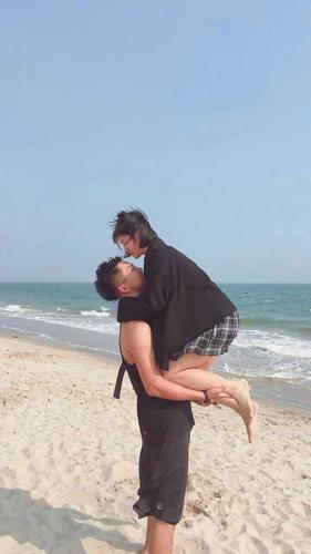 情侣花式举高高图片 举高高情侣头像