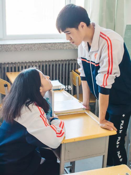 校园情侣图片 校园情侣背影图片唯美