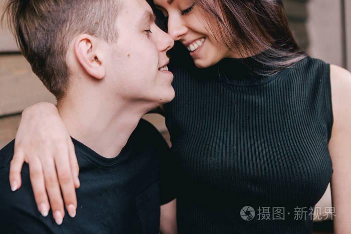 拥抱图片大全情侣 爱的抱抱图片情侣