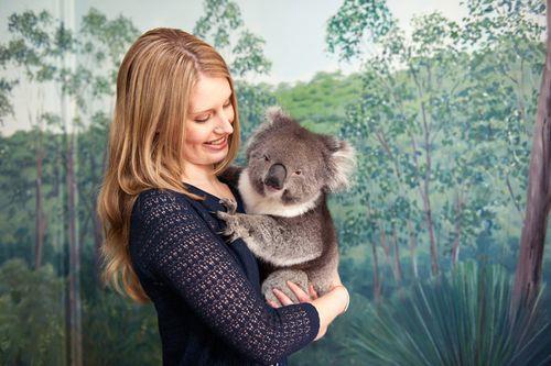 情侣考拉式拥抱图片 情侣之间的考拉抱图片