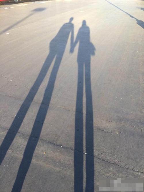 情侣牵手影子图片 情侣牵手影子图片真实照片