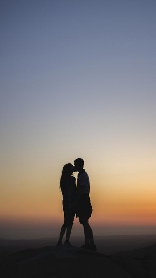 背景情侣图片 好看的情侣