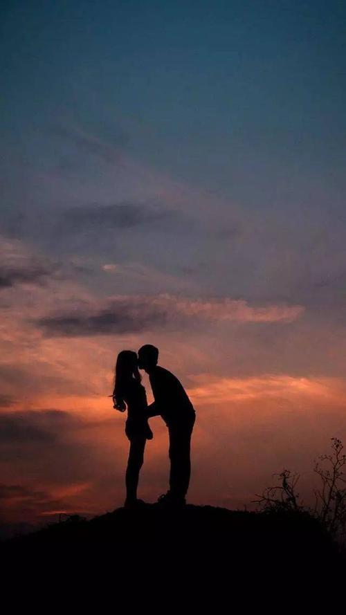 背景情侣图片 好看的情侣