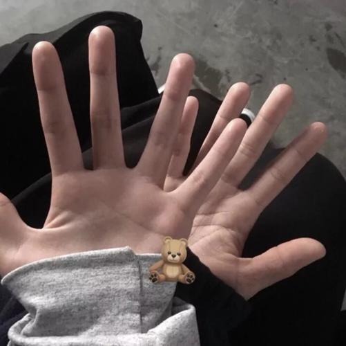 牵手图片情侣真实真人 情侣图片手牵手真人