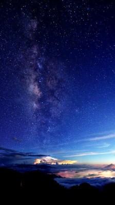 夜空星辰情侣图片 情侣夜空看星星的图片