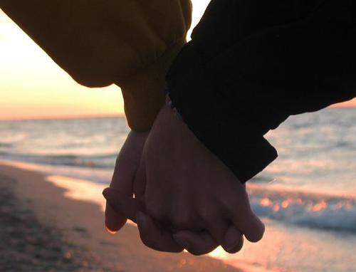 真实情侣牵手图片 情侣牵手图片真实照片