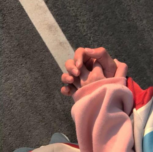 情侣牵手图片真实 情侣图片手牵手真实