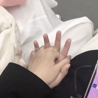 情侣牵手图片真实 情侣图片手牵手真实