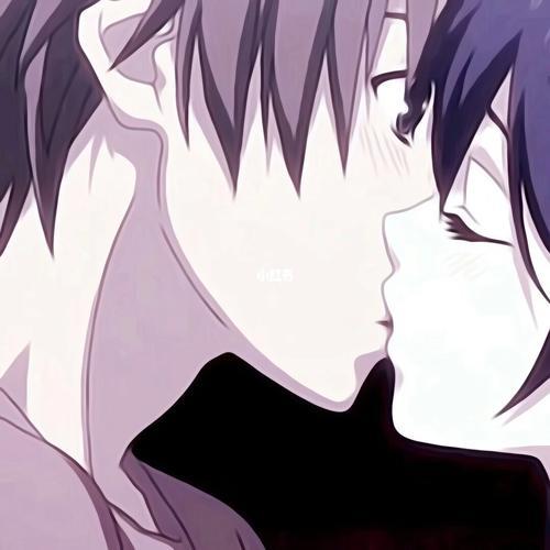 情侣亲嘴图片 情侣头像亲嘴照片霸气