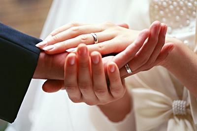 握手图片情侣两只手 情侣俩手相握图片