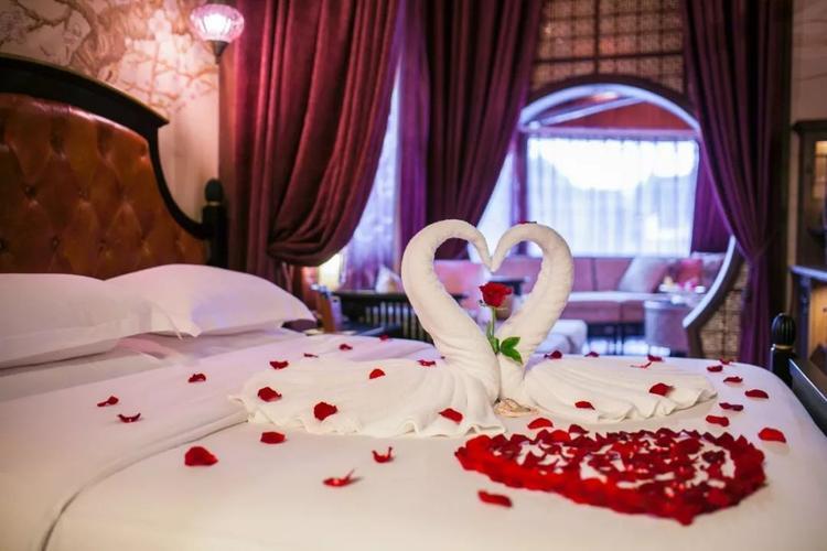 情侣房间布置图片 情侣卧室布置图片大全