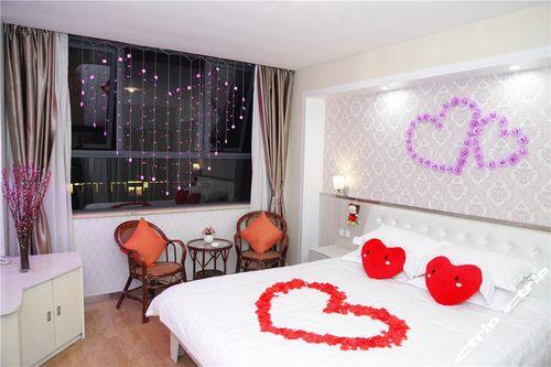 情侣房间布置图片 情侣卧室布置图片大全