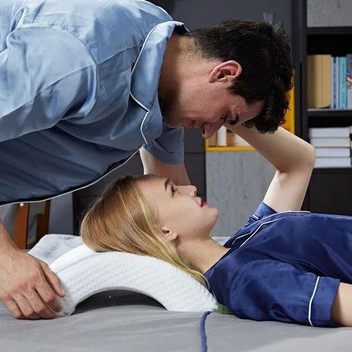 情侣拥抱入睡温馨图片 情侣拥抱图片大全