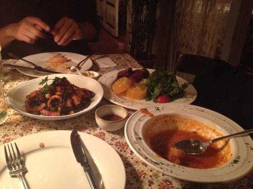 情侣吃饭图片 情侣吃东西图片