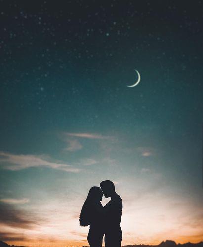 两人图片情侣 两人图片情侣图片动漫