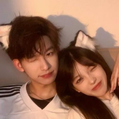 情侣配对图片 情侣图片一人一张配对