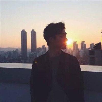 稳重头像图片 稳重头像图片男