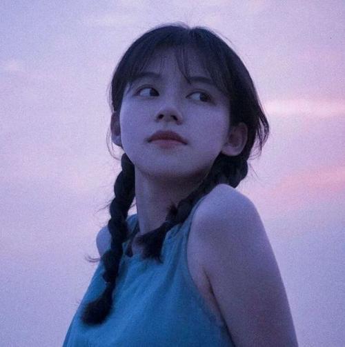 适合秋冬的微信头像女 微信头像女适合秋冬季节