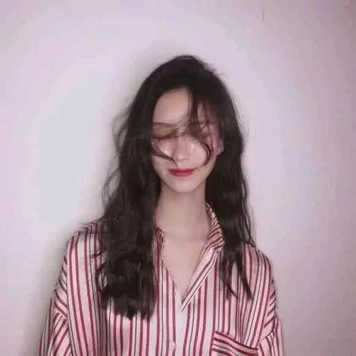 适合秋冬的微信头像女 微信头像女适合秋冬季节