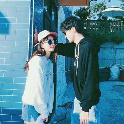微信情头像一男一女情侣 情侣微信头像男女一人一个图片