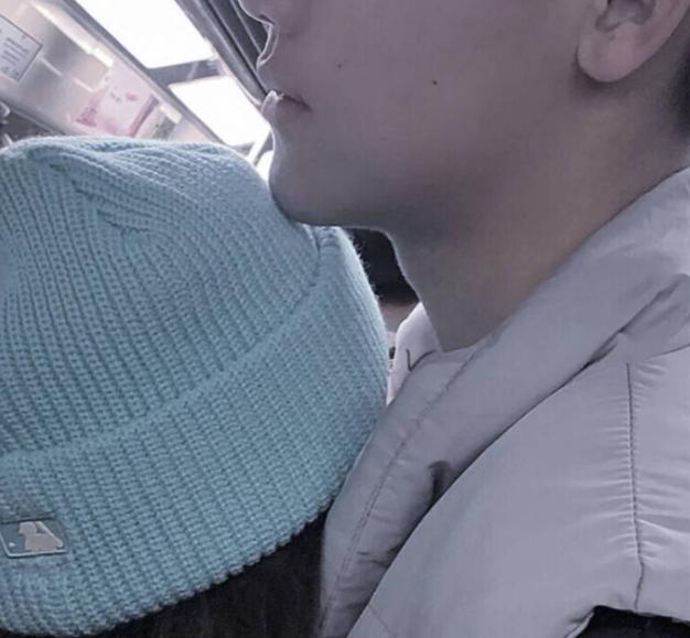 不明显的情侣头像真人 看起来不是很明显的情侣头像真人