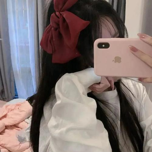 手机挡脸女生头像 手机挡脸的女生头像