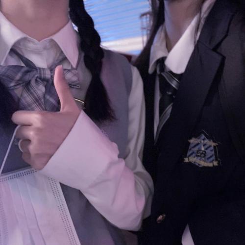 闺蜜头像分开一人一半 女生闺蜜头像分开一人一半真人霸气三人