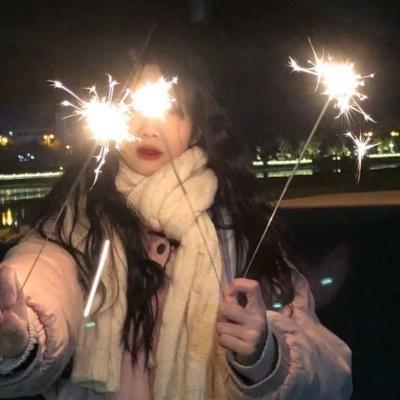 2022年头像女图片新版 2022年网图头像女