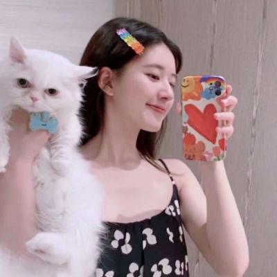 2022年头像女图片新版 2022年网图头像女