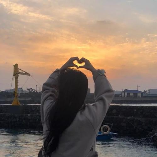 头像图片背影 女生背影头像