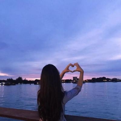 美女背影头像气质长发 美女图片头像背影短发