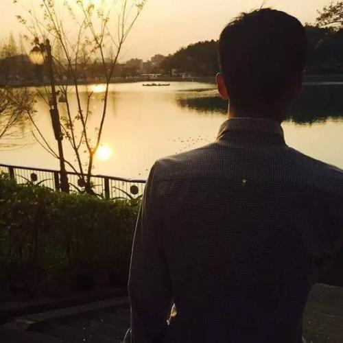 男生背影头像 男生背影头像图片2022最火爆