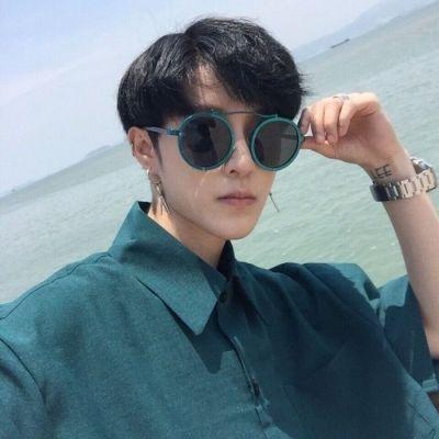 微信头像图片男生 微信头像图片男男生