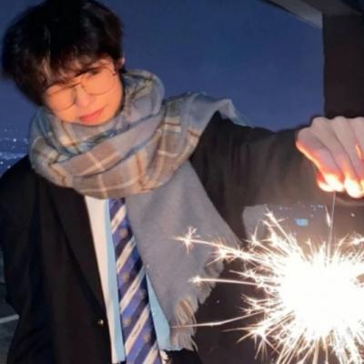 2022年好看的头像图片 2022年好看的头像图片