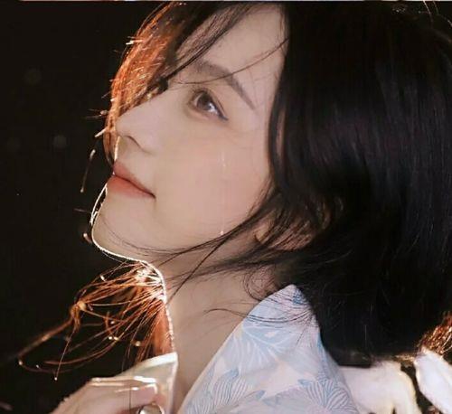 清纯女生头像 清纯女生头像图片卡通