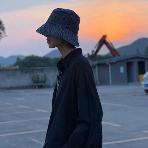 男生头像慵懒偏冷淡风 简约冷淡风头像男