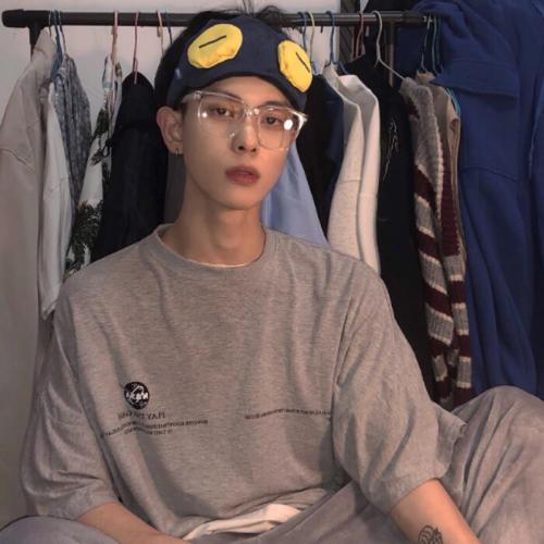 男生头像慵懒偏冷淡风 简约冷淡风头像男