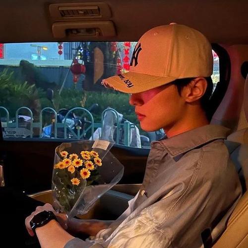 男生头像简单干净 男生头像简单干净图片手机挡脸