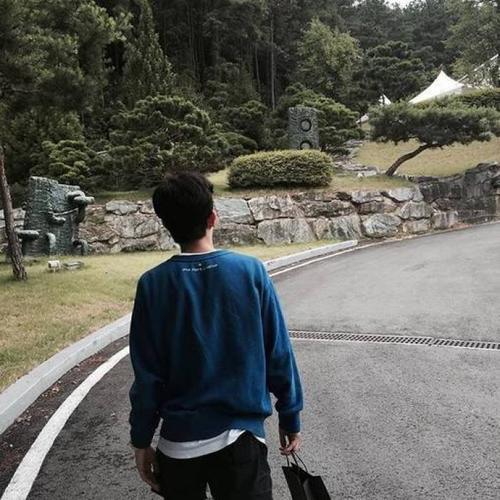 男生头像简单干净 男生头像简单干净图片手机挡脸