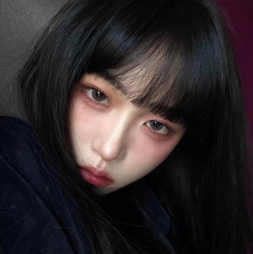 女生头像慵懒偏冷淡风 简约性冷淡风头像女生