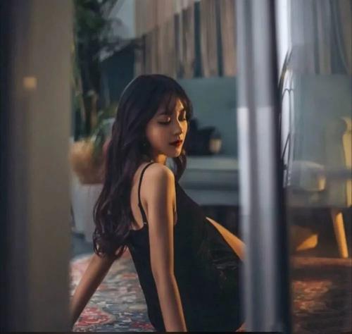女生头像ins高级质感 男生头像ins高级质感